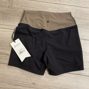 Stori Intro 4” Fitted Short